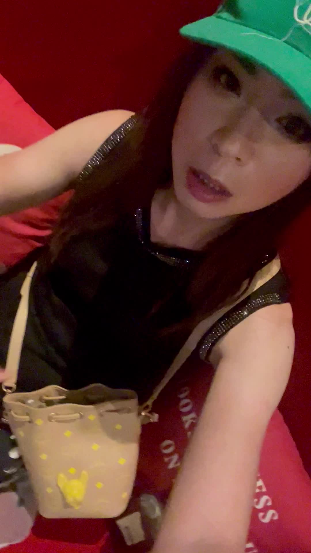 ladyboy18dc